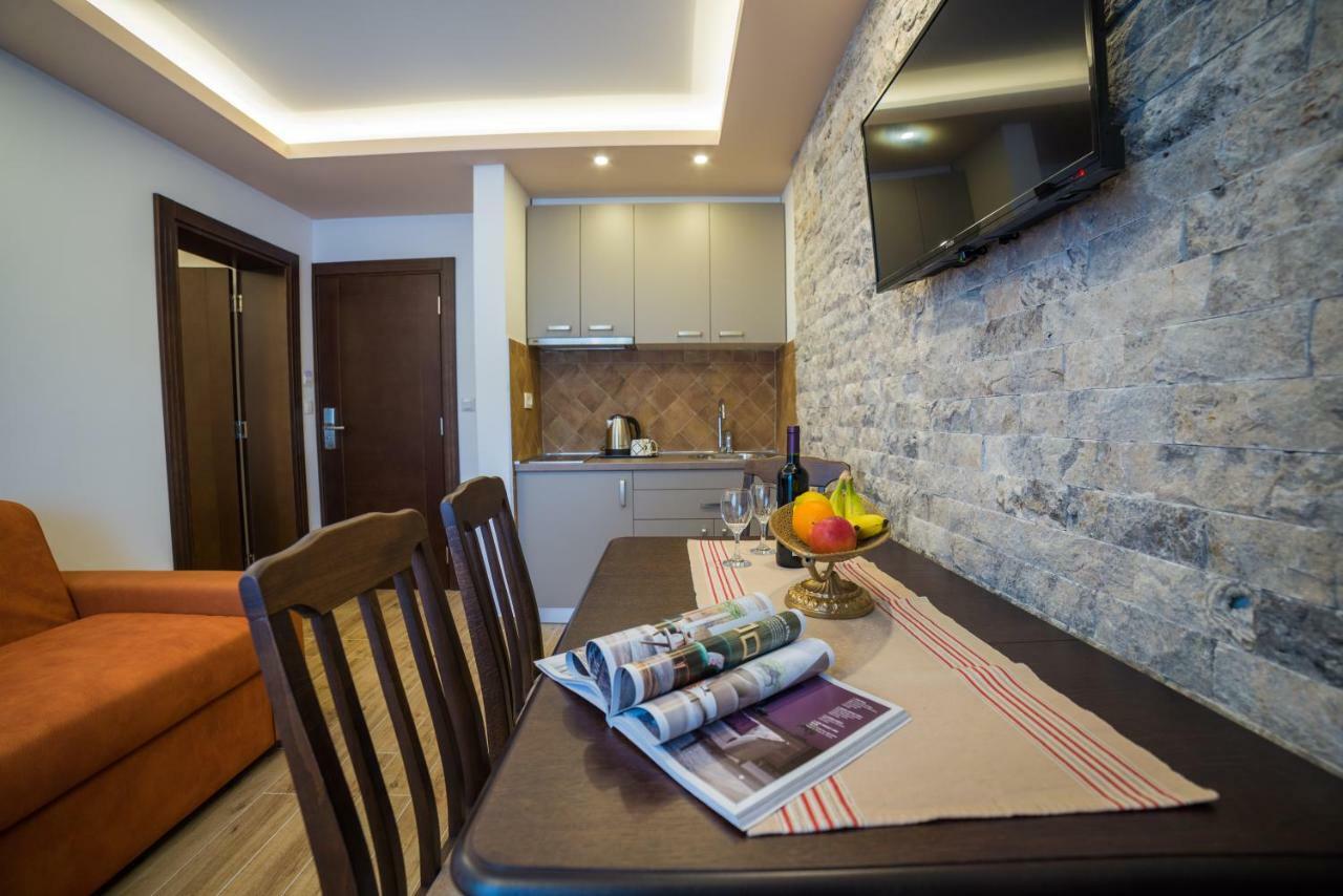 Guest House S-Lux Petrovac Bagian luar foto